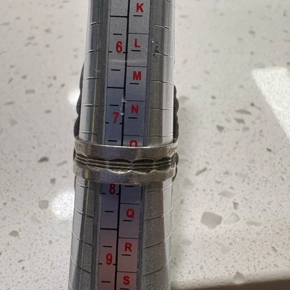 Elegant Sterling Silver Floral Ring - Picture 6 of 7